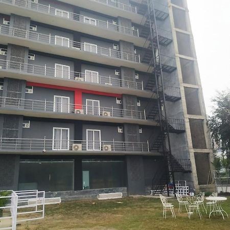 Hotel Aarkay Palace Badarpur Dış mekan fotoğraf