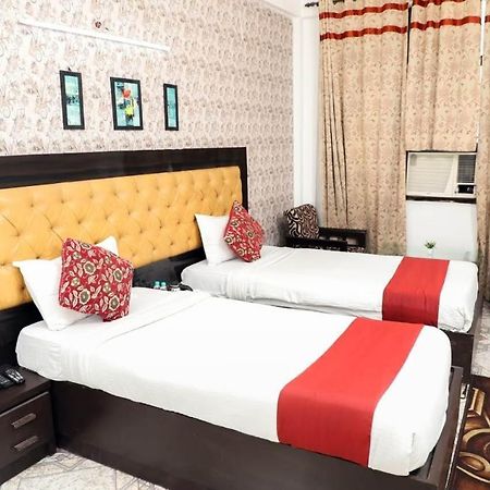 Hotel Aarkay Palace Badarpur Dış mekan fotoğraf