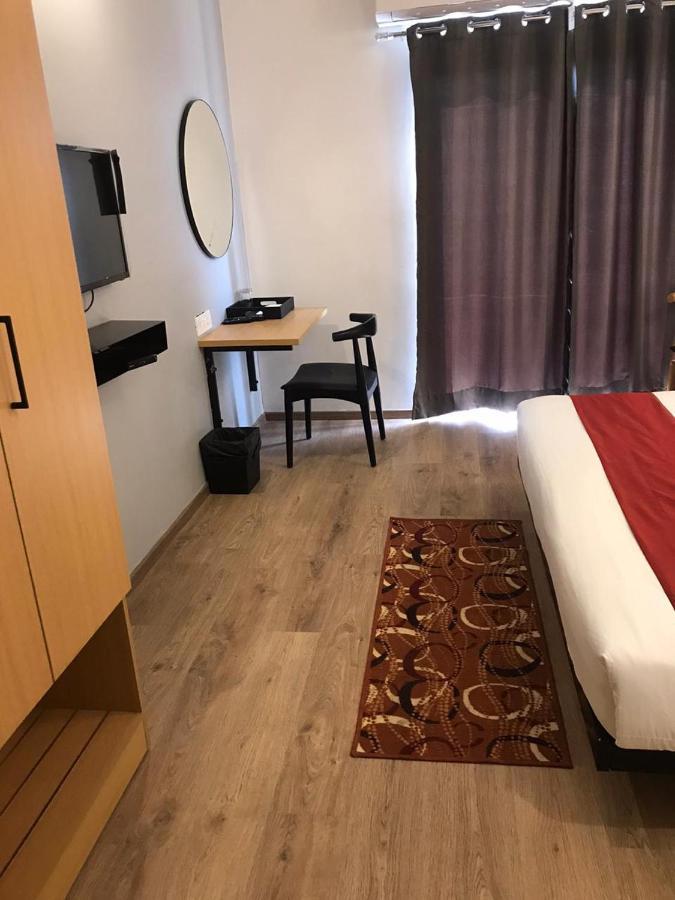 Hotel Aarkay Palace Badarpur Dış mekan fotoğraf