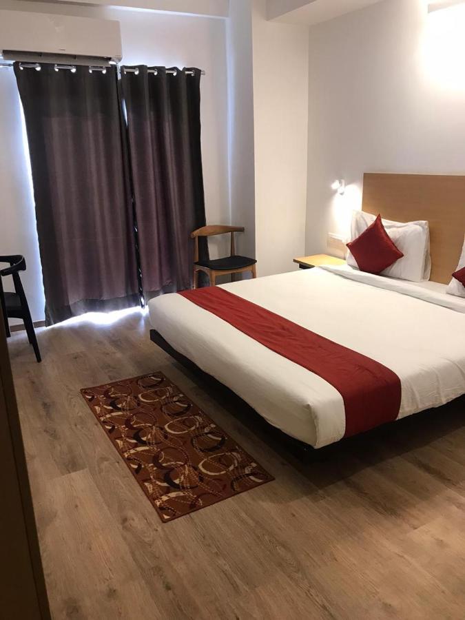 Hotel Aarkay Palace Badarpur Dış mekan fotoğraf