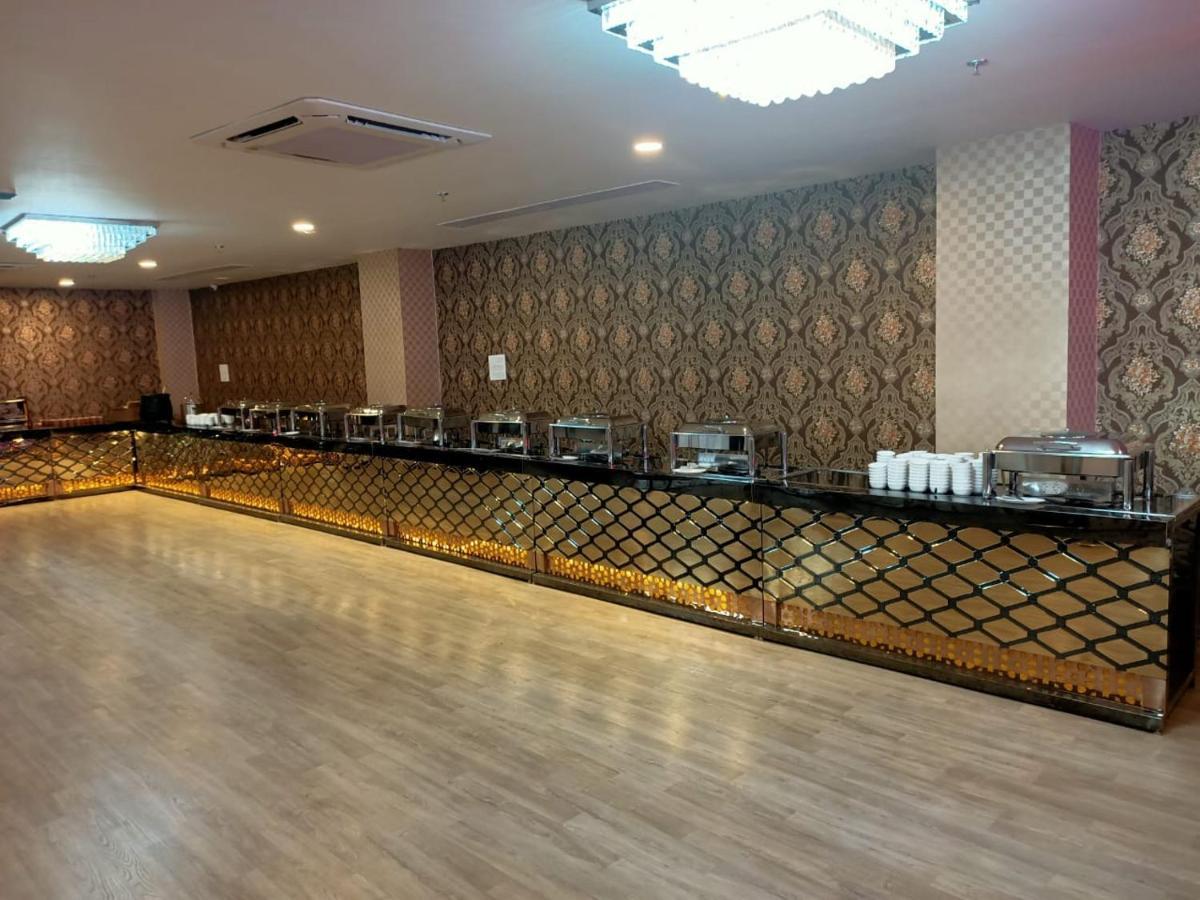 Hotel Aarkay Palace Badarpur Dış mekan fotoğraf