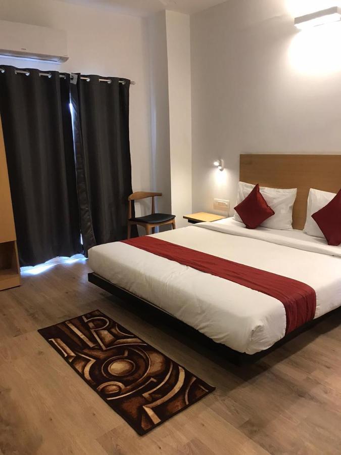 Hotel Aarkay Palace Badarpur Dış mekan fotoğraf