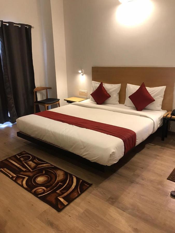 Hotel Aarkay Palace Badarpur Dış mekan fotoğraf