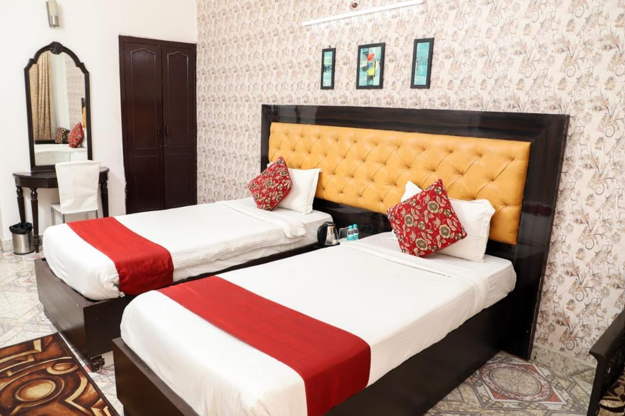 Hotel Aarkay Palace Badarpur Dış mekan fotoğraf