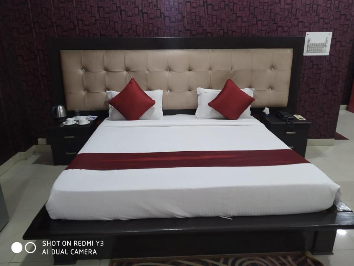 Hotel Aarkay Palace Badarpur Dış mekan fotoğraf
